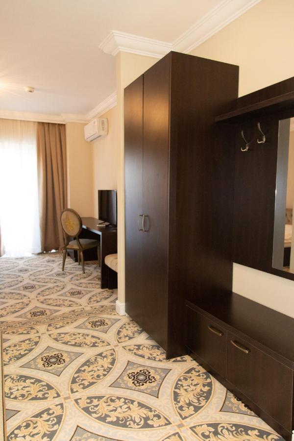 Hotel Palace Severin Drobeta Turnu Severin Bagian luar foto