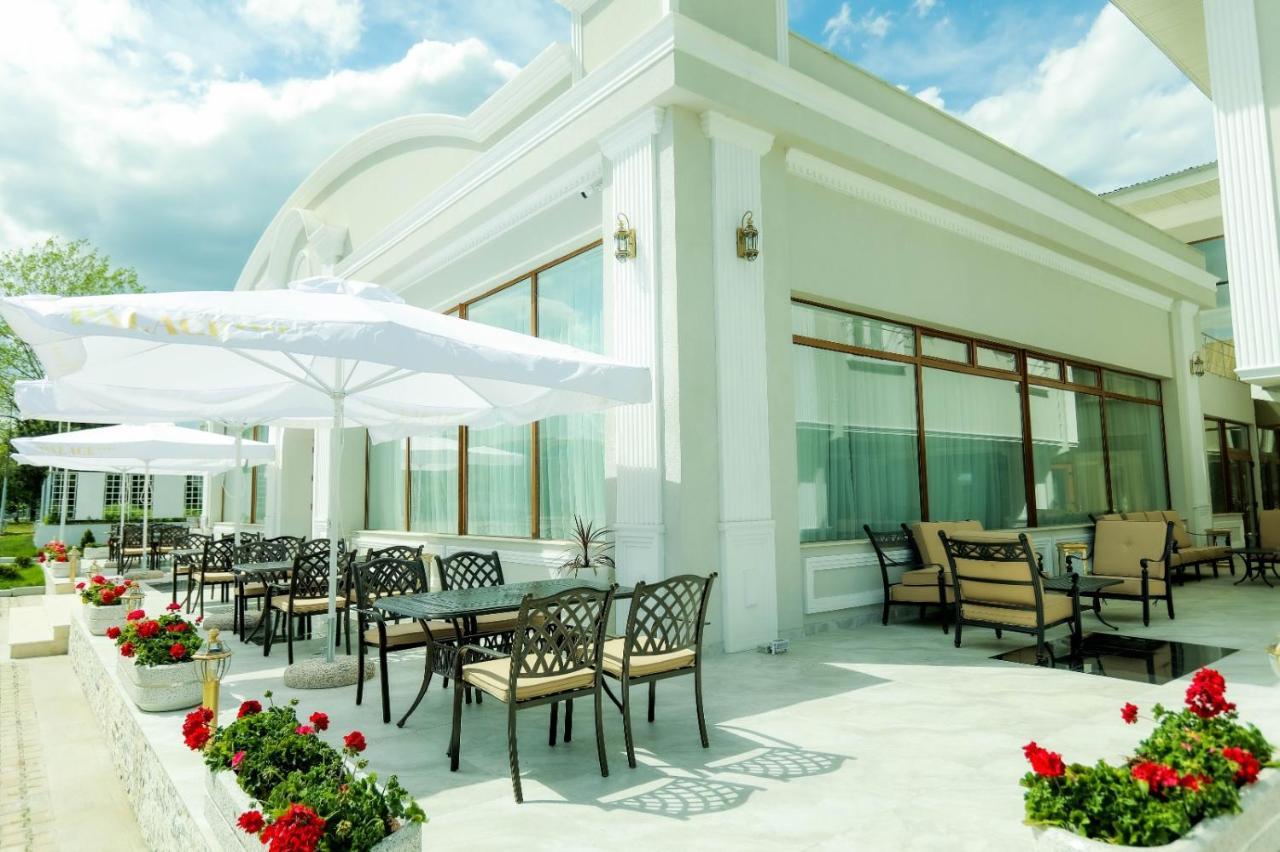 Hotel Palace Severin Drobeta Turnu Severin Bagian luar foto