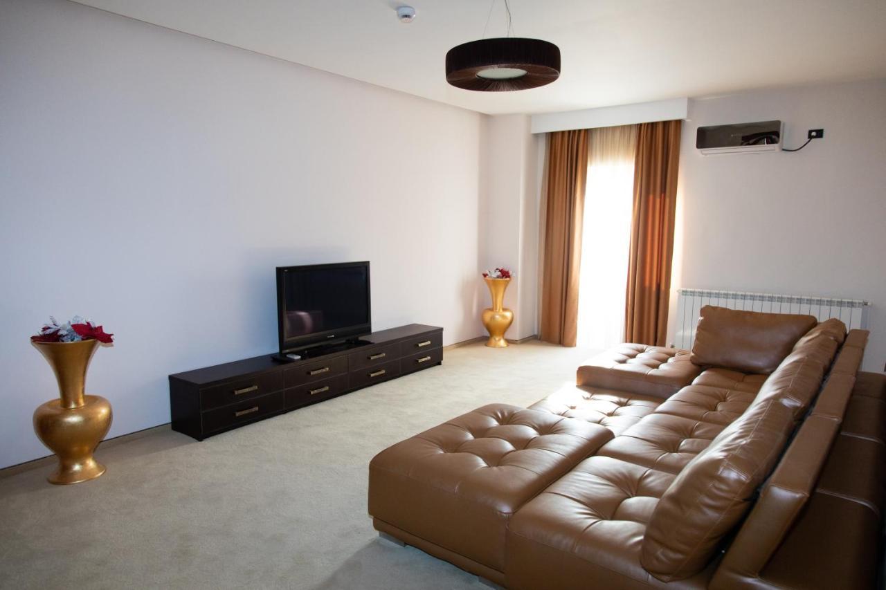 Hotel Palace Severin Drobeta Turnu Severin Bagian luar foto